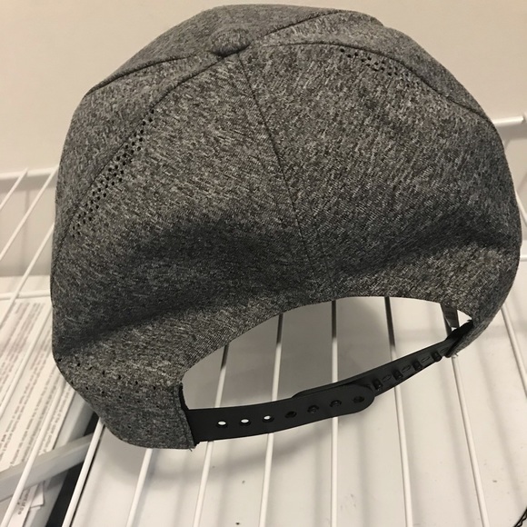 Men’s hat - Picture 2 of 3